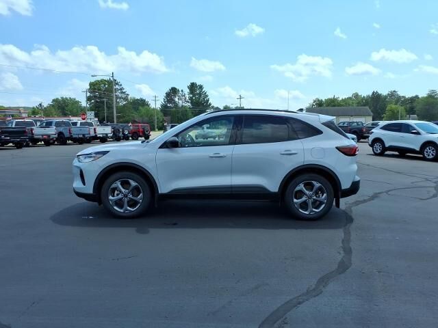 2025 Ford Escape ST-Line — photo 1 of 12