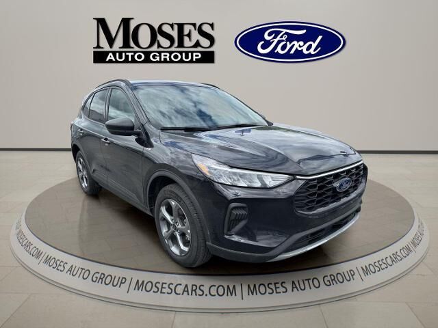 2025 Ford Escape ST-Line — photo 1 of 26
