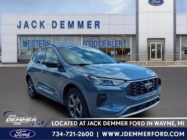 2023 Ford Escape ST-Line — photo 1 of 13