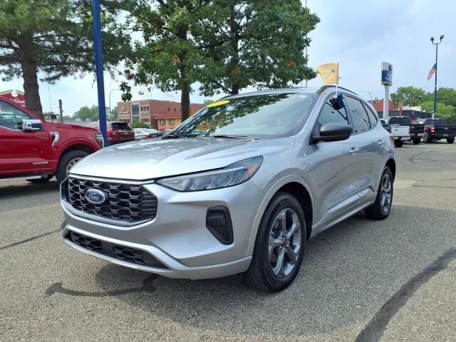 2023 Ford Escape ST-Line — photo 1 of 13