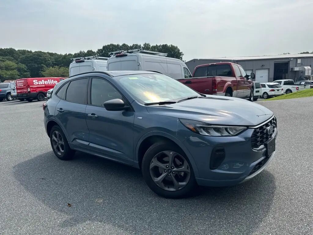 2023 Ford Escape ST-Line — photo 1 of 14