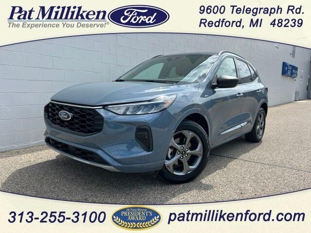 2023 Ford Escape ST-Line — photo 1 of 13