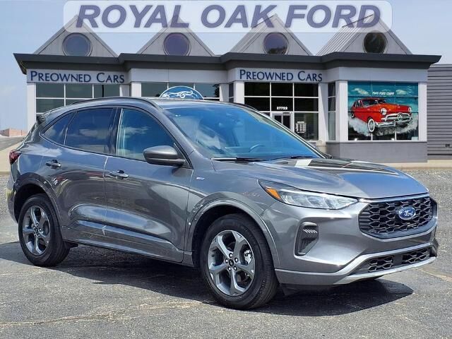 2023 Ford Escape ST-Line — photo 1 of 13