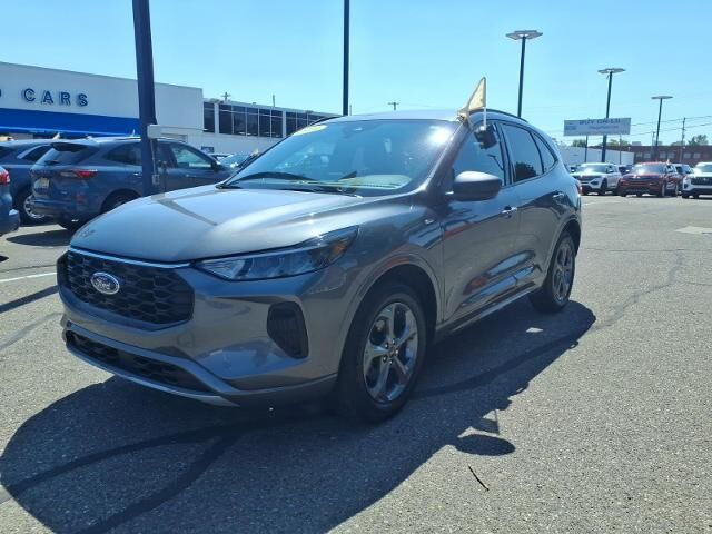 2024 Ford Escape ST-Line — photo 1 of 26