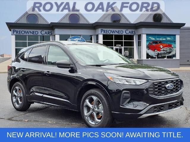 2024 Ford Escape ST-Line — photo 1 of 13