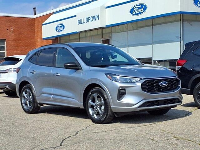 2024 Ford Escape ST-Line — photo 1 of 13