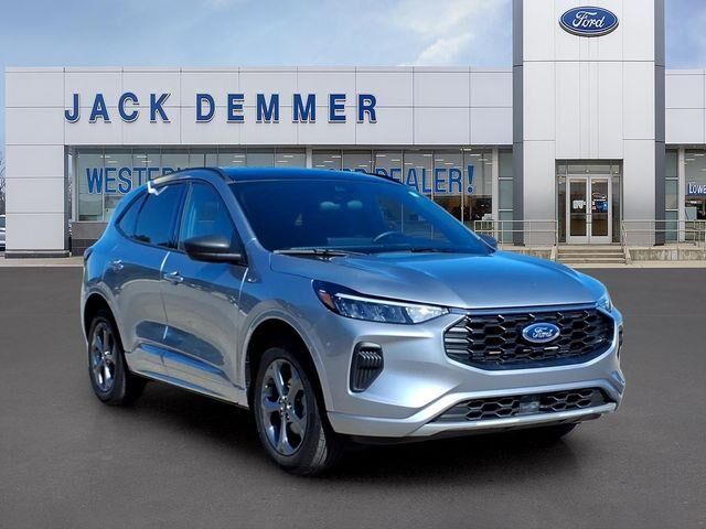2024 Ford Escape ST-Line — photo 1 of 13