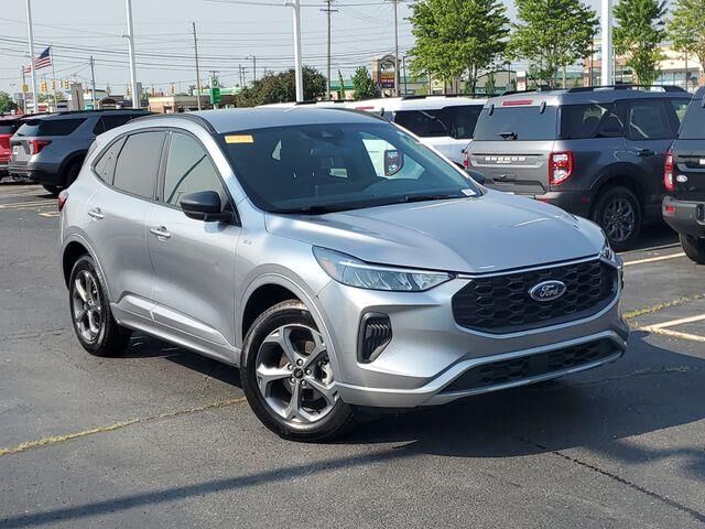 2024 Ford Escape ST-Line — photo 1 of 13
