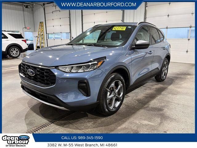 2025 Ford Escape ST-Line — photo 1 of 13
