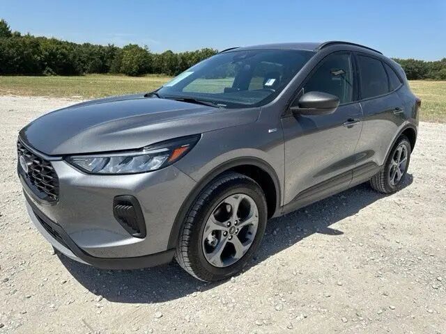 2025 Ford Escape ST-Line — photo 1 of 39