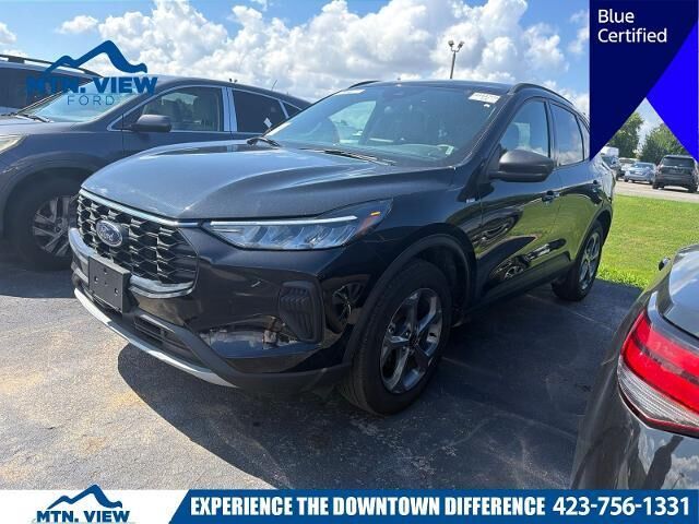 2025 Ford Escape ST-Line — photo 1 of 11