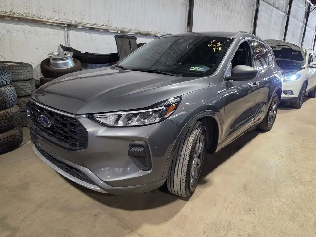 2023 Ford Escape ST-Line — photo 1 of 39