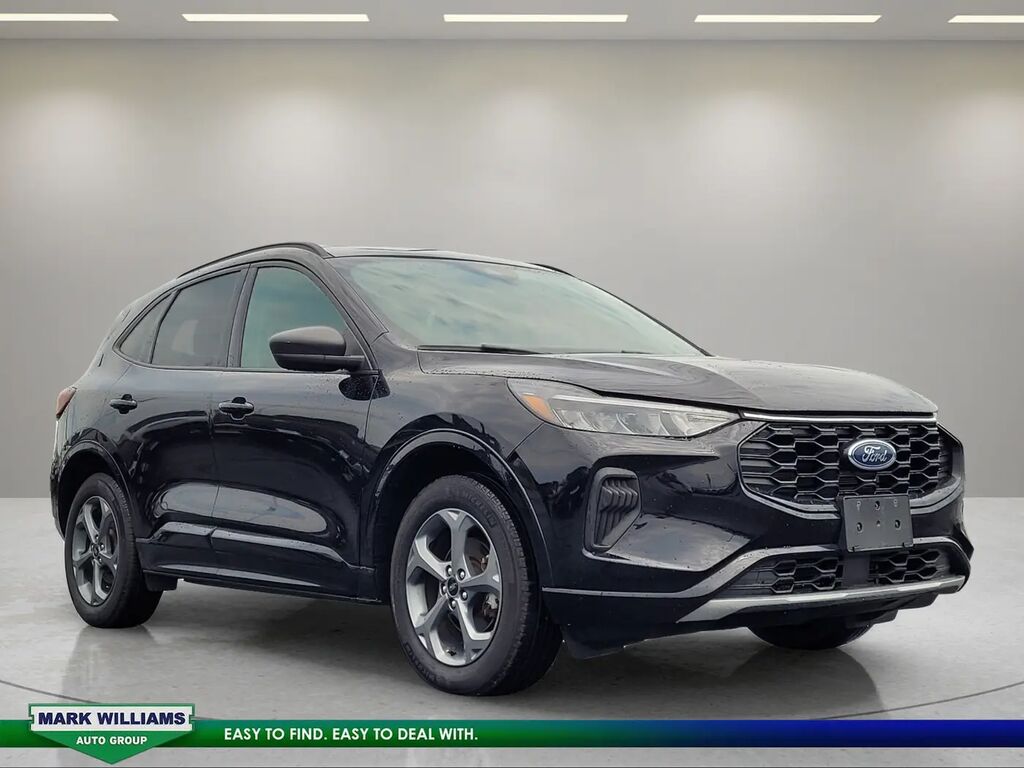 2023 Ford Escape ST-Line — photo 1 of 32
