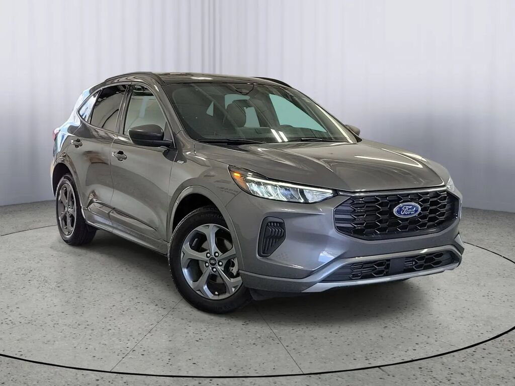 2023 Ford Escape ST-Line — photo 1 of 26