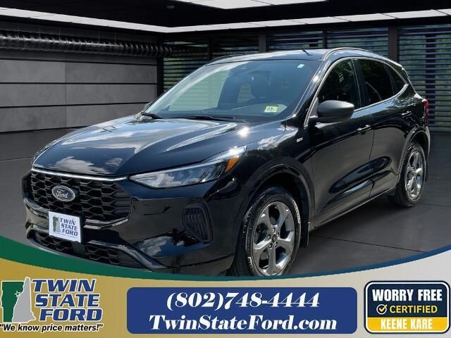 2023 Ford Escape ST-Line — photo 1 of 13