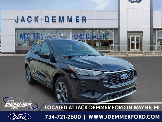 2024 Ford Escape ST-Line — photo 1 of 27