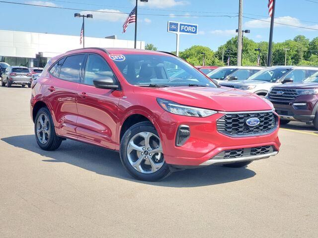 2024 Ford Escape ST-Line — photo 1 of 13