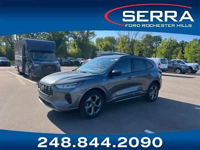 2024 Ford Escape ST-Line — photo 1 of 39