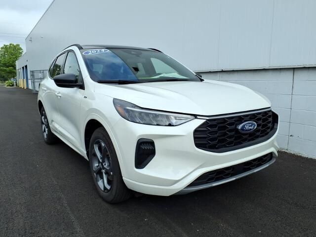 2024 Ford Escape ST-Line — photo 1 of 13