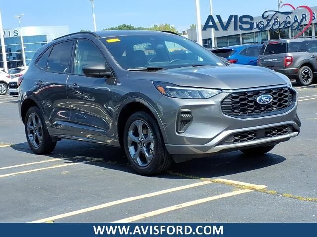 2024 Ford Escape ST-Line — photo 1 of 13
