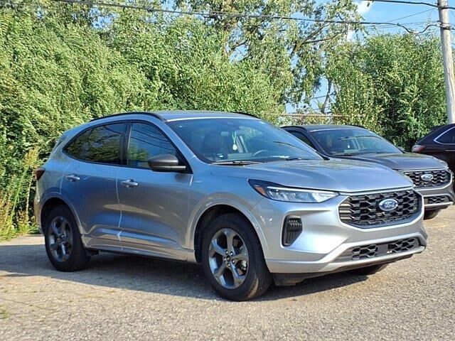 2024 Ford Escape ST-Line — photo 1 of 8