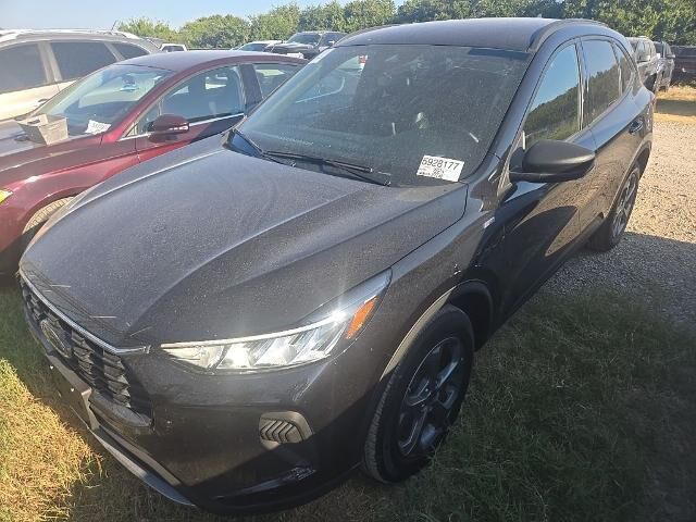 2025 Ford Escape ST-Line — photo 1 of 4