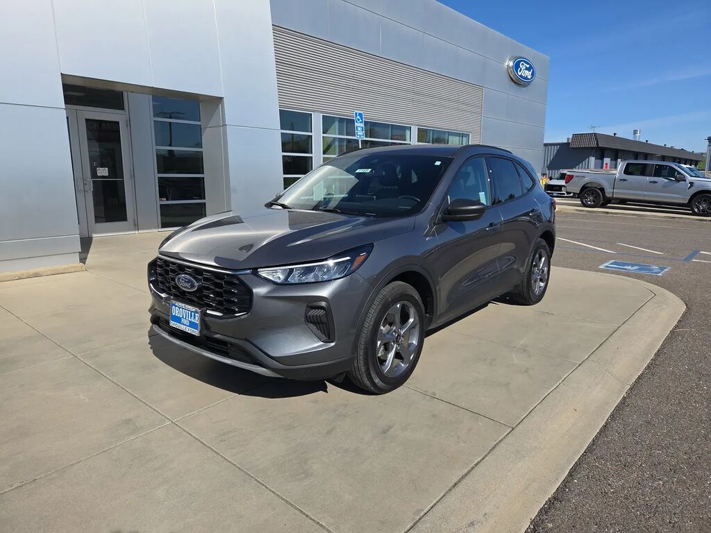 2025 Ford Escape ST-Line — photo 1 of 26