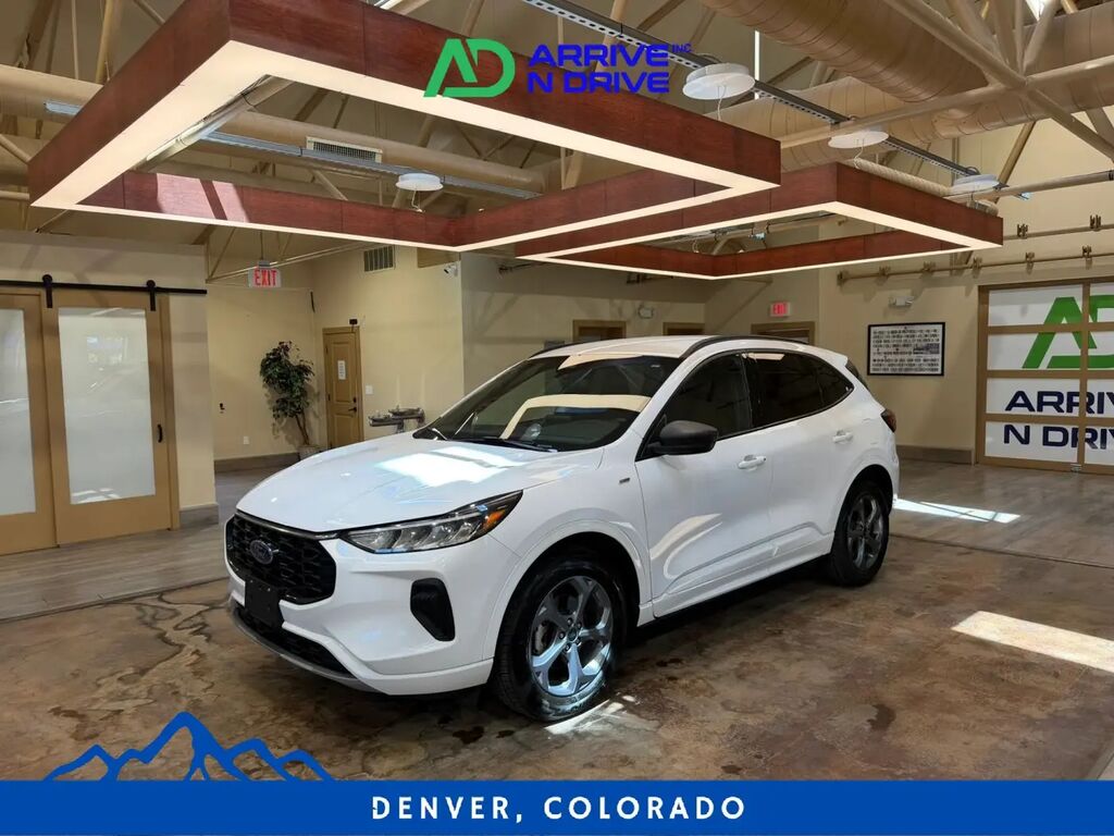 2023 Ford Escape ST-Line — photo 1 of 39
