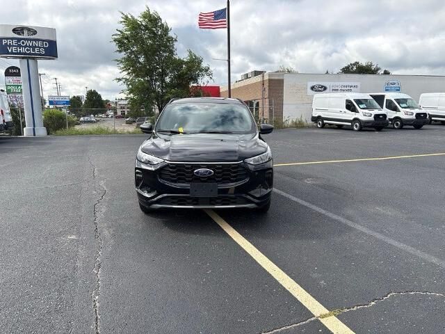 2023 Ford Escape ST-Line — photo 1 of 24
