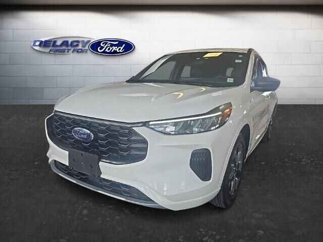 2023 Ford Escape ST-Line — photo 1 of 13