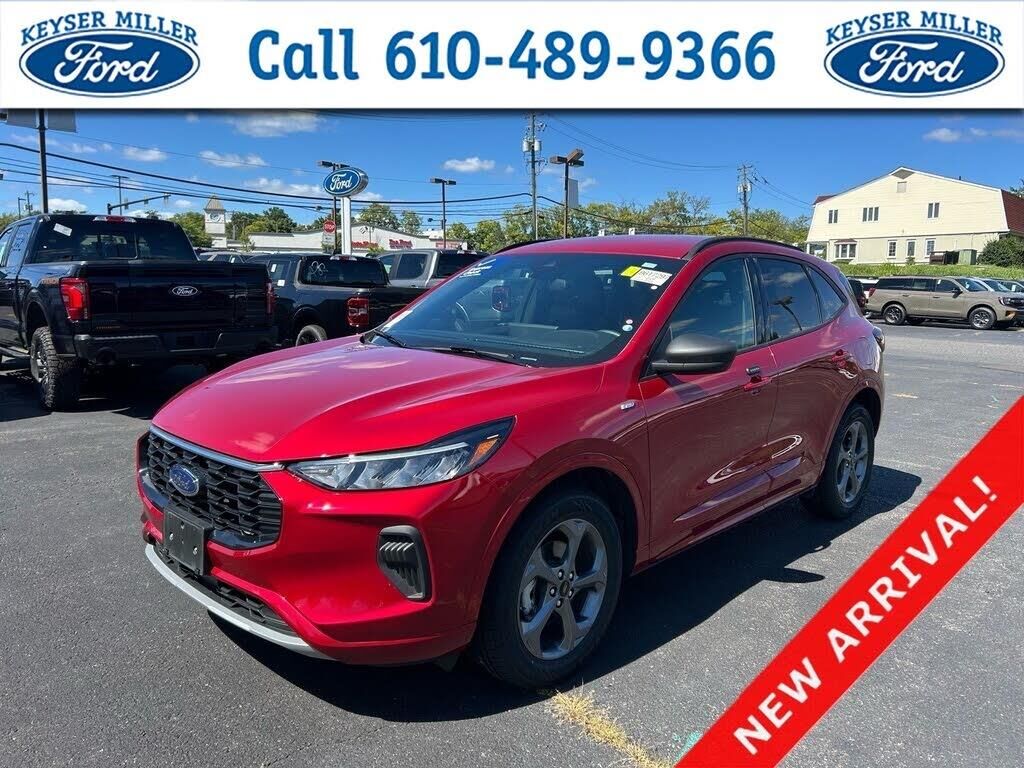 2023 Ford Escape ST-Line — photo 1 of 1