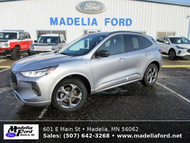 2023 Ford Escape ST-Line — photo 1 of 11