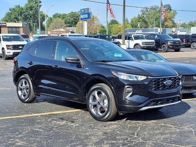 2024 Ford Escape ST-Line — photo 1 of 26