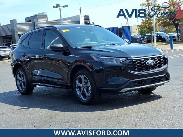 2024 Ford Escape ST-Line — photo 1 of 26