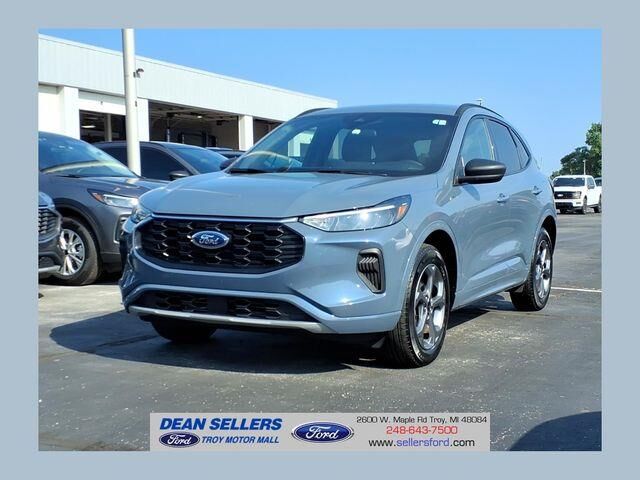 2024 Ford Escape ST-Line — photo 1 of 26