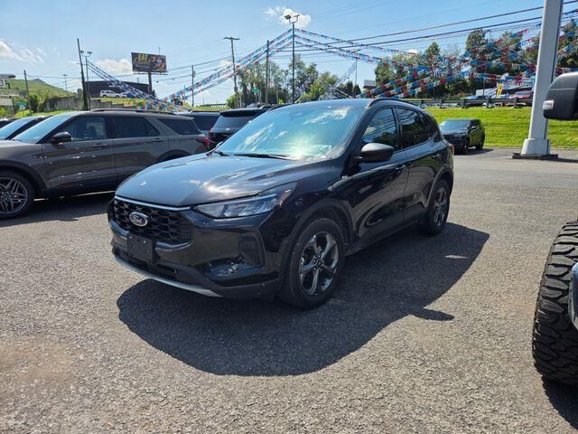 2025 Ford Escape ST-Line — photo 1 of 10