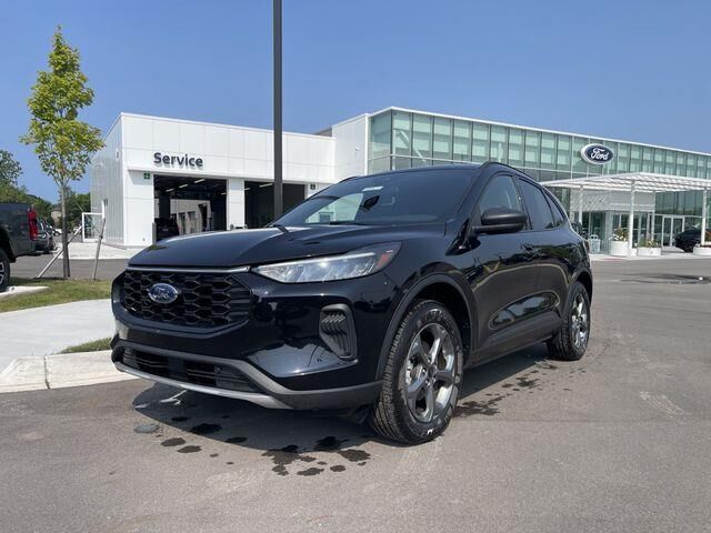 2025 Ford Escape ST-Line — photo 1 of 39