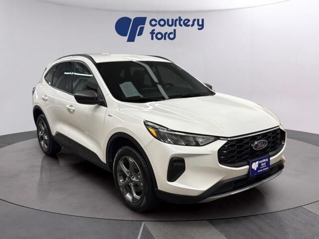 2025 Ford Escape ST-Line — photo 1 of 26