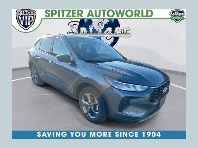 2025 Ford Escape ST-Line — photo 1 of 39