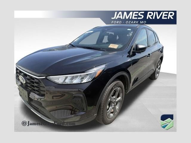 2025 Ford Escape ST-Line — photo 1 of 65