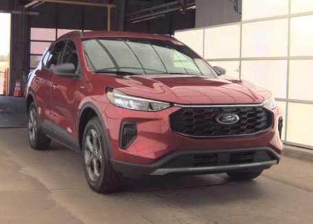 2025 Ford Escape ST-Line — photo 1 of 26