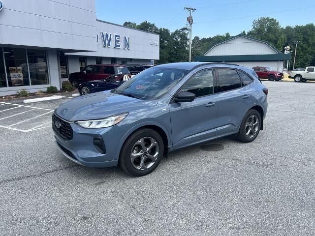 2023 Ford Escape ST-Line — photo 1 of 8