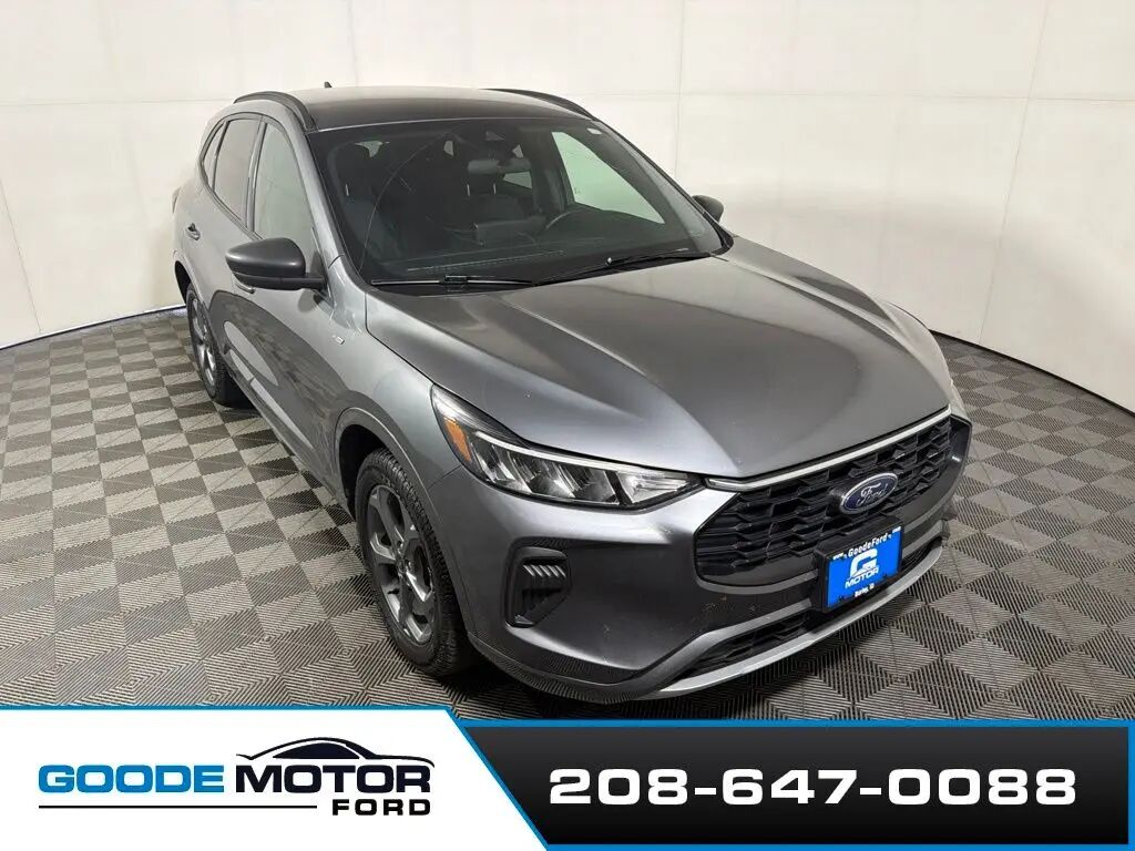 2023 Ford Escape ST-Line — photo 1 of 13