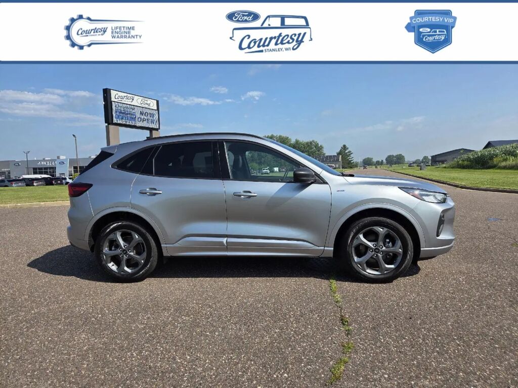 2024 Ford Escape ST-Line — photo 1 of 14