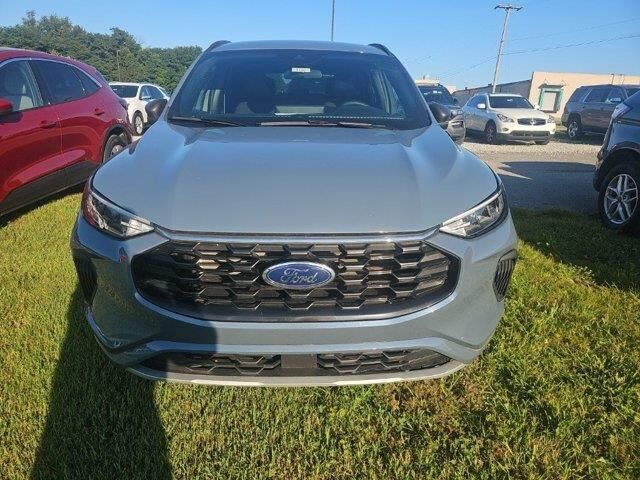 2024 Ford Escape ST-Line — photo 1 of 26