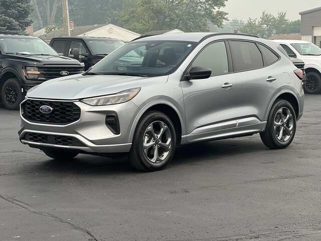 2024 Ford Escape ST-Line — photo 1 of 6