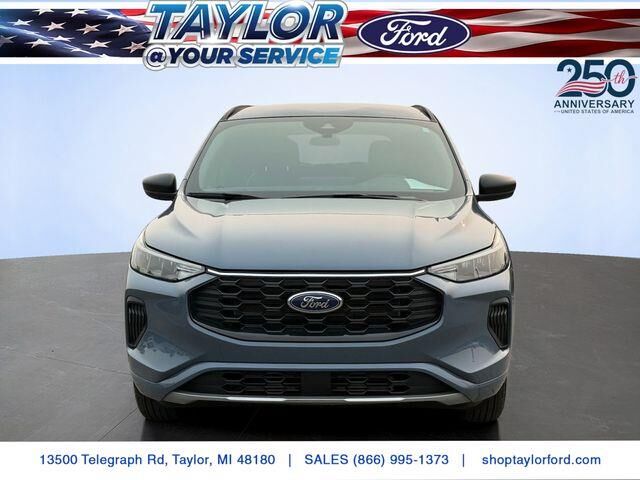 2024 Ford Escape ST-Line — photo 1 of 12