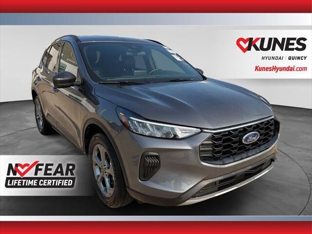 2025 Ford Escape ST-Line — photo 1 of 45