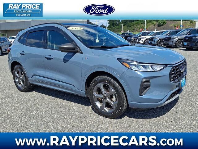 2023 Ford Escape ST-Line — photo 1 of 26
