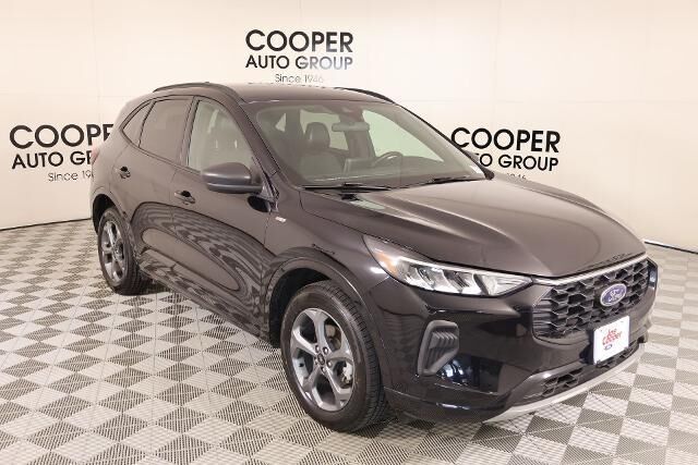 2023 Ford Escape ST-Line — photo 1 of 13